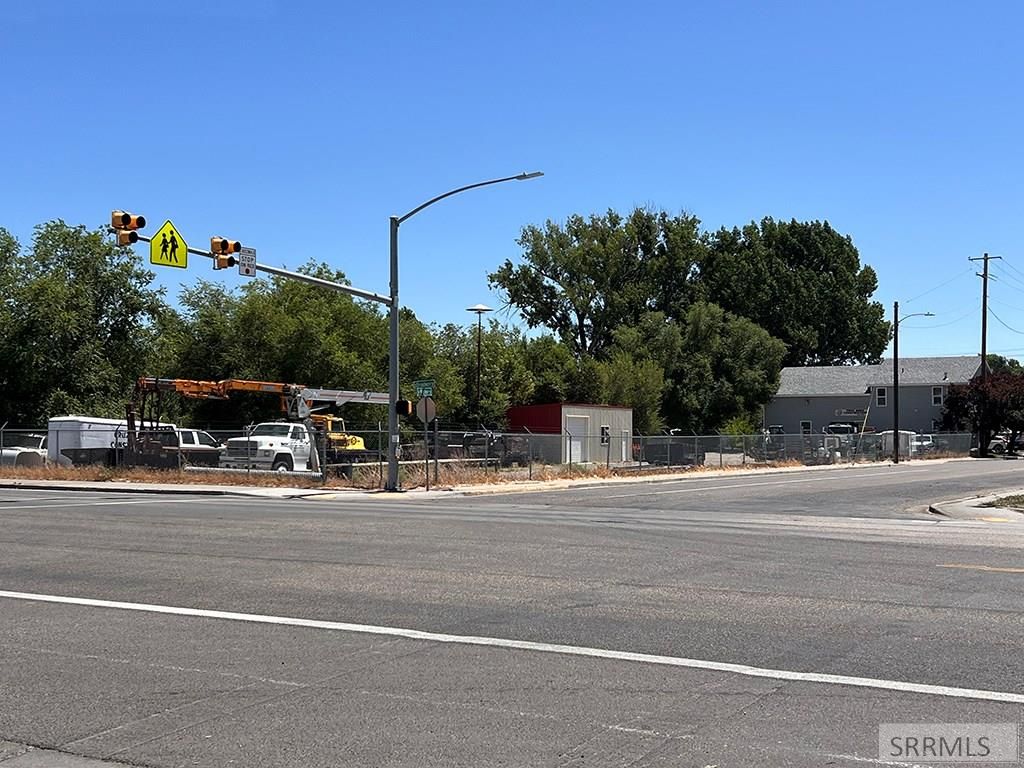 Image 2 of property listing at 980 S Broadway Street, Blackfoot, ID 83221