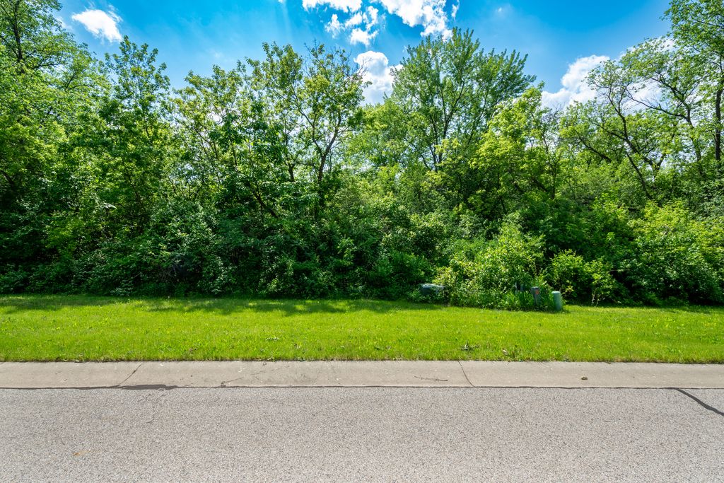 7381 English Oak Lane, Spring Grove, IL 60081