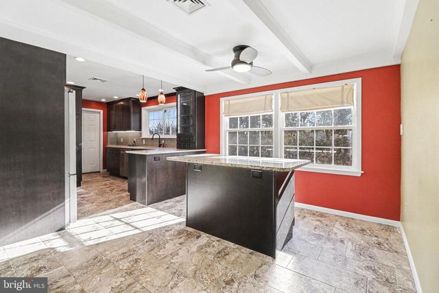 14 GREENWAY DR, Mechanicsburg, PA 17055