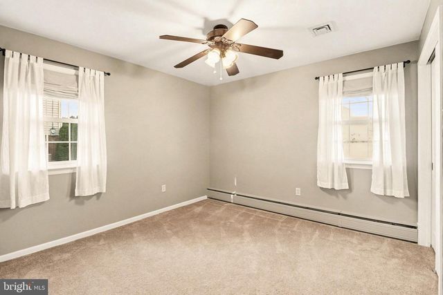 14 GREENWAY DR, Mechanicsburg, PA 17055