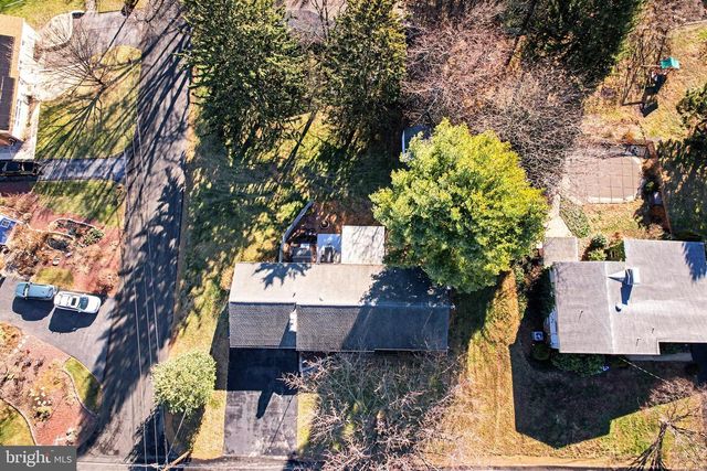 14 GREENWAY DR, Mechanicsburg, PA 17055