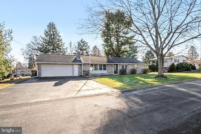 14 GREENWAY DR, Mechanicsburg, PA 17055