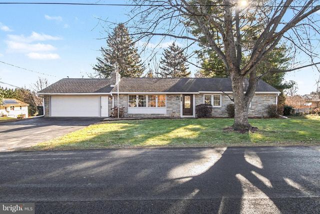 14 GREENWAY DR, Mechanicsburg, PA 17055