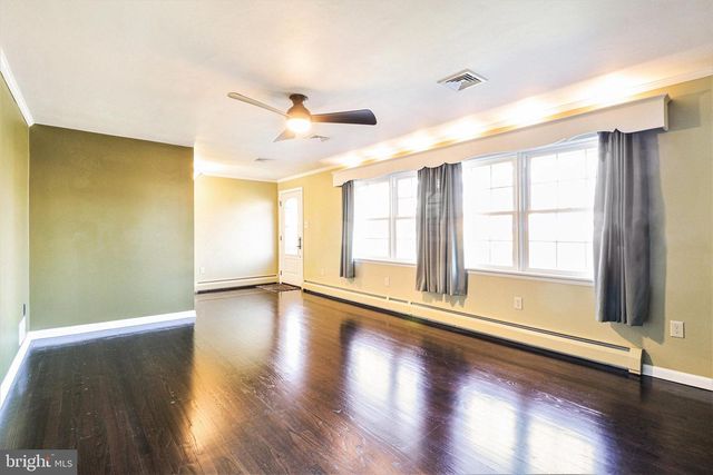 14 GREENWAY DR, Mechanicsburg, PA 17055