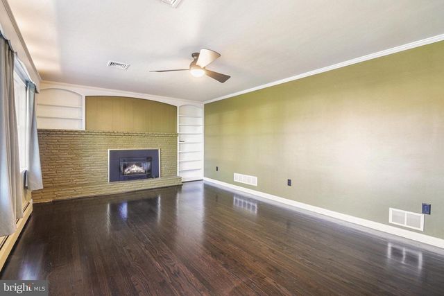 14 GREENWAY DR, Mechanicsburg, PA 17055