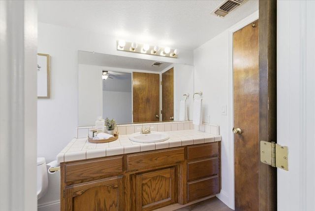 7095 Murdock Way, Carmichael, CA 95608