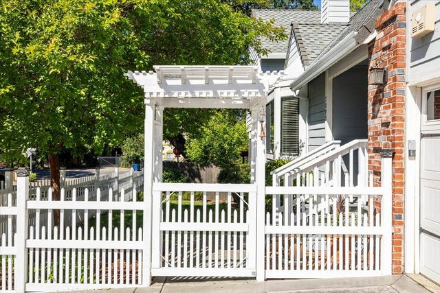 7095 Murdock Way, Carmichael, CA 95608