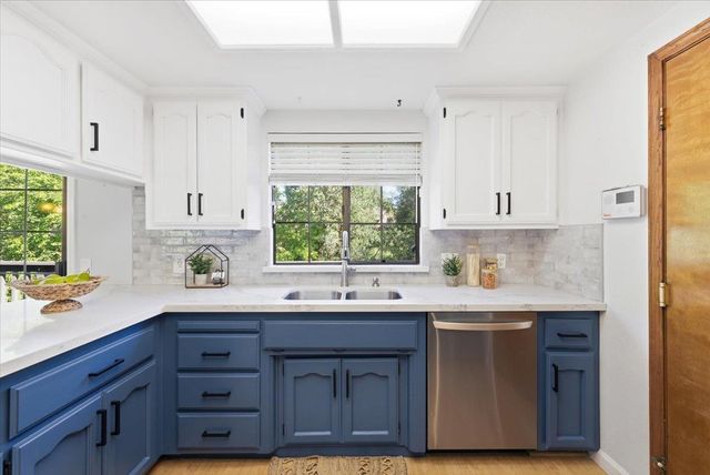 7095 Murdock Way, Carmichael, CA 95608