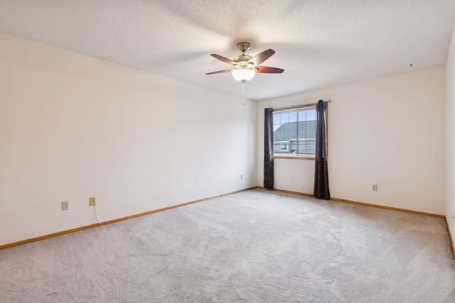 8404 Copperfield Way 101, Inver Grove Heights, MN 55076