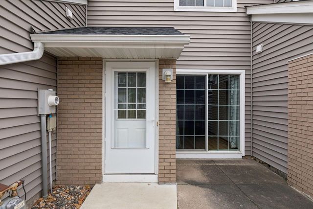 8404 Copperfield Way 101, Inver Grove Heights, MN 55076