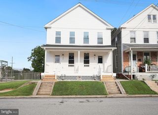 522 E WALNUT ST, Hanover, PA 17331