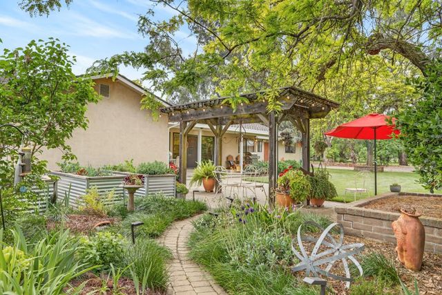 35670 Yellowstone Ave, Davis, CA 95616