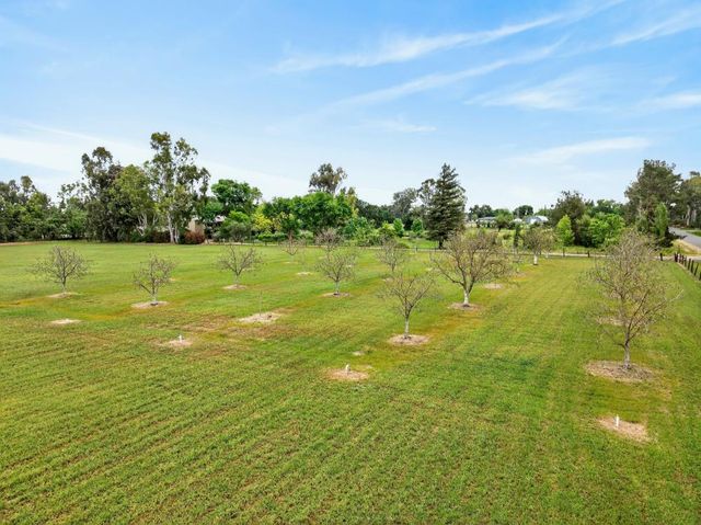 35670 Yellowstone Ave, Davis, CA 95616