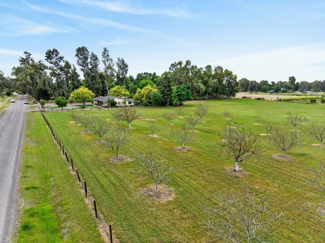 35670 Yellowstone Ave, Davis, CA 95616