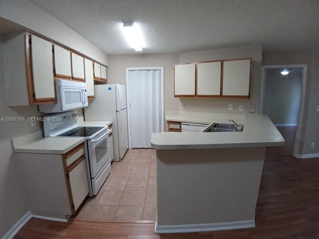 9999 Summerbreeze Dr 504, Sunrise, FL 33322
