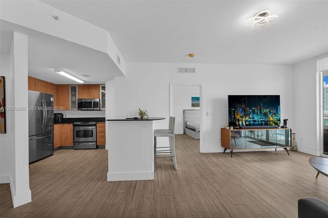 7900 Harbor Island Drive 610, North Bay Village, FL 33141