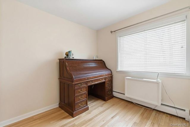105 Prime Avenue G, Huntington, NY 11743