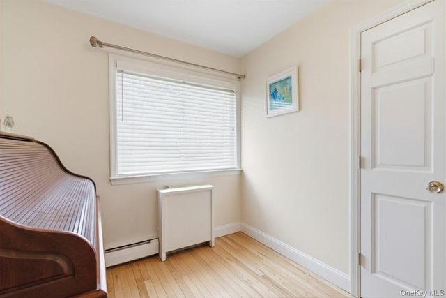 105 Prime Avenue G, Huntington, NY 11743