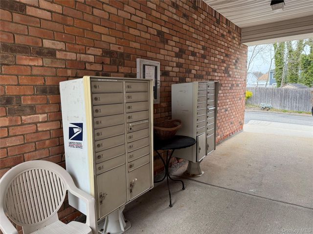 105 Prime Avenue G, Huntington, NY 11743