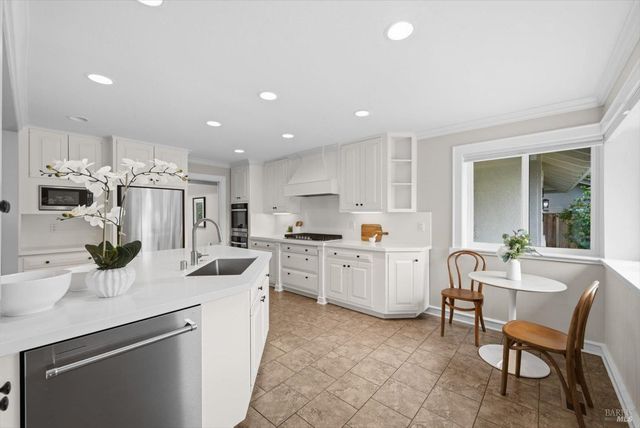 213 Kaanapali Dr, Napa, CA 94558