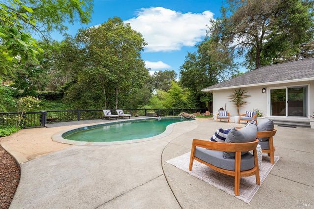 213 Kaanapali Dr, Napa, CA 94558