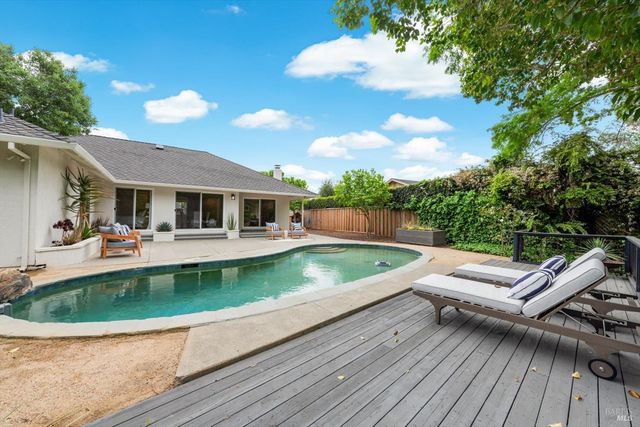 213 Kaanapali Dr, Napa, CA 94558