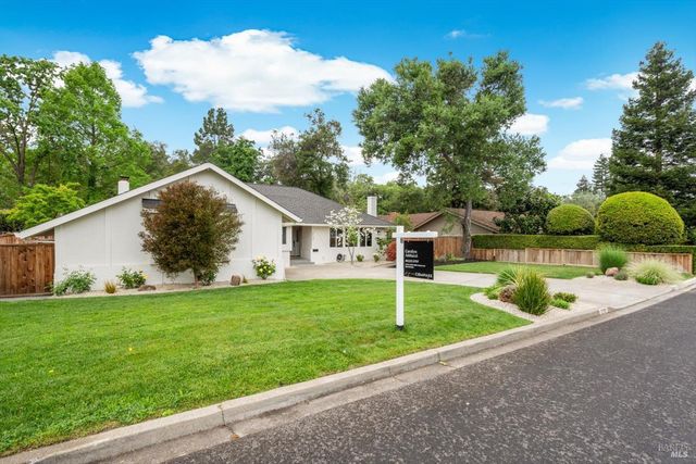 213 Kaanapali Dr, Napa, CA 94558