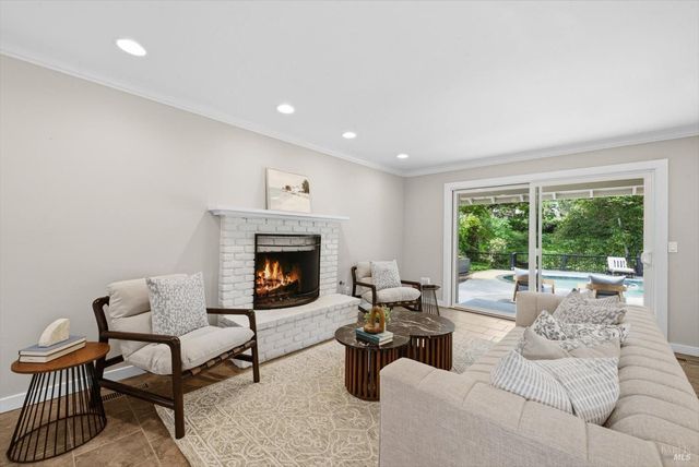 213 Kaanapali Dr, Napa, CA 94558