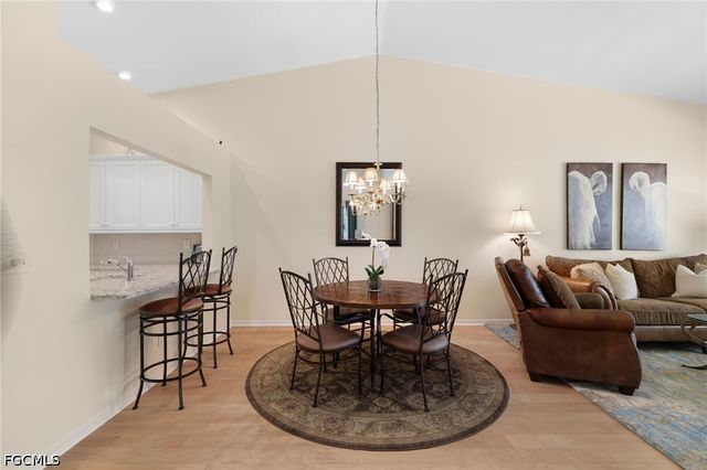 8009 San Vista CIR, Naples, FL 34109