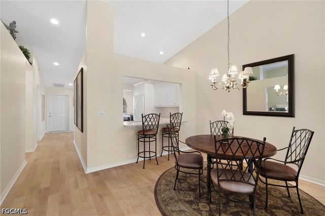 8009 San Vista CIR, Naples, FL 34109