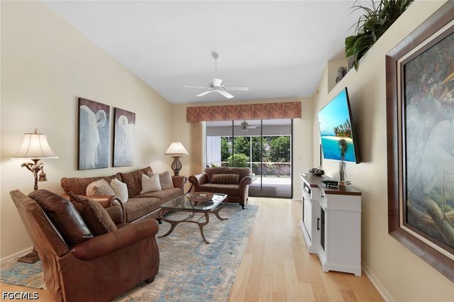 8009 San Vista CIR, Naples, FL 34109