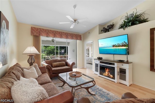 8009 San Vista CIR, Naples, FL 34109