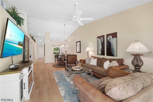 8009 San Vista CIR, Naples, FL 34109
