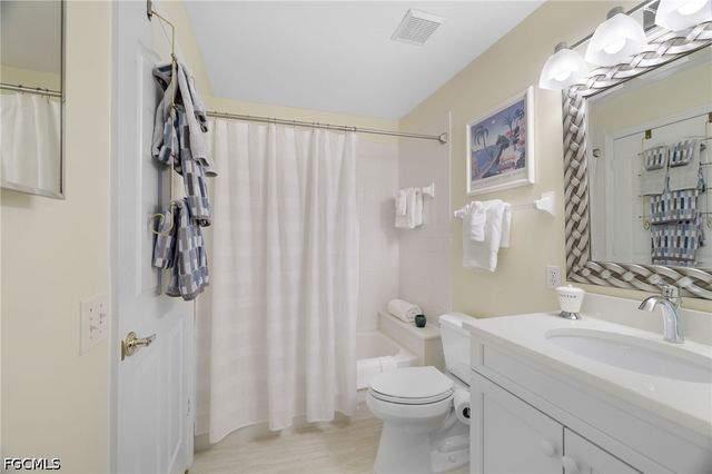8009 San Vista CIR, Naples, FL 34109
