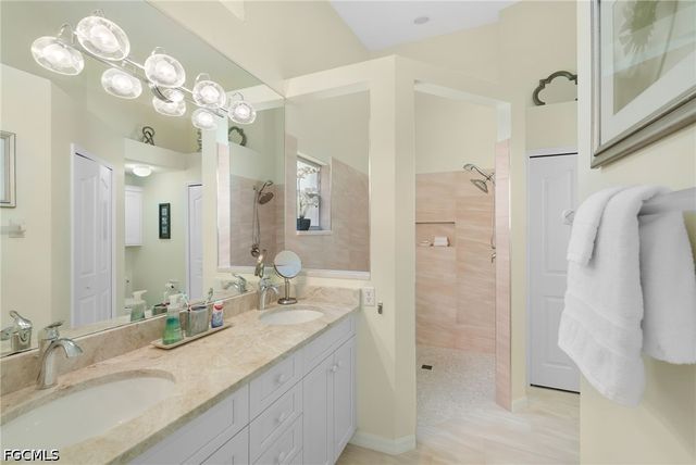 8009 San Vista CIR, Naples, FL 34109