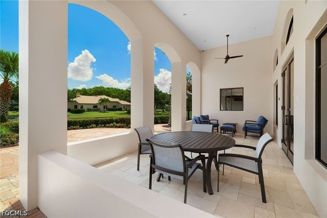 8009 San Vista CIR, Naples, FL 34109