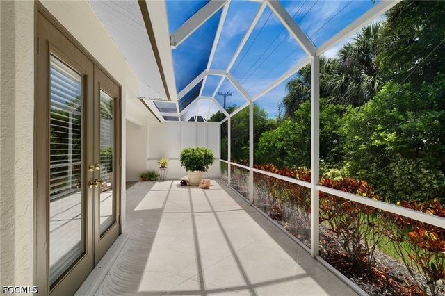 8009 San Vista CIR, Naples, FL 34109