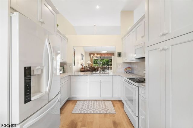 8009 San Vista CIR, Naples, FL 34109