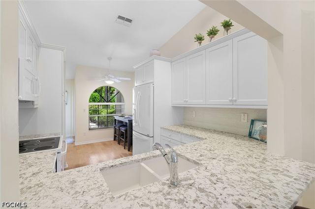 8009 San Vista CIR, Naples, FL 34109