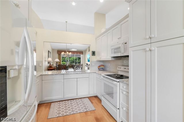 8009 San Vista CIR, Naples, FL 34109