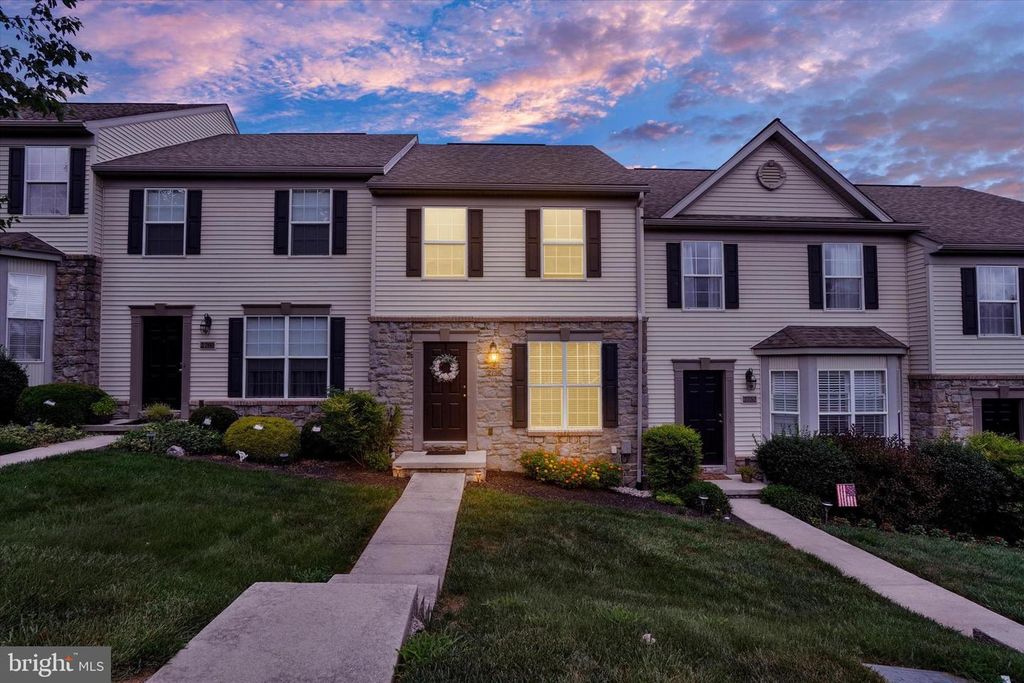 2756 SEABISCUIT ST #17A, York, PA 17402