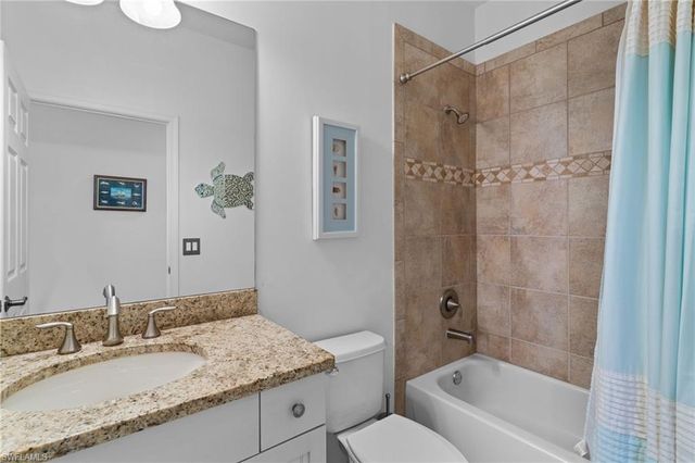 6693 Alden Woods CIR 202, Naples, FL 34113