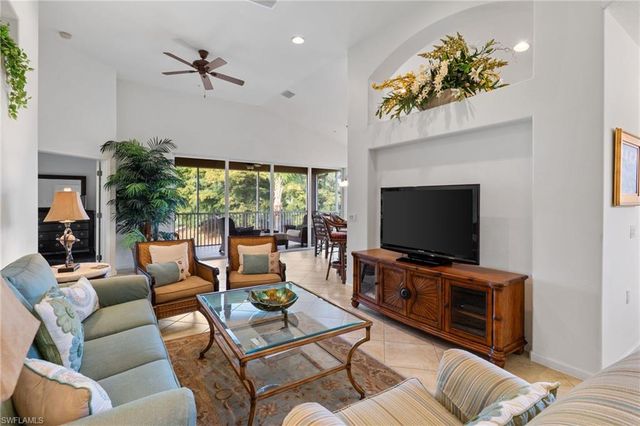 6693 Alden Woods CIR 202, Naples, FL 34113