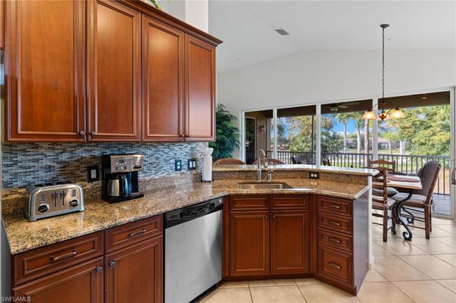 6693 Alden Woods CIR 202, Naples, FL 34113