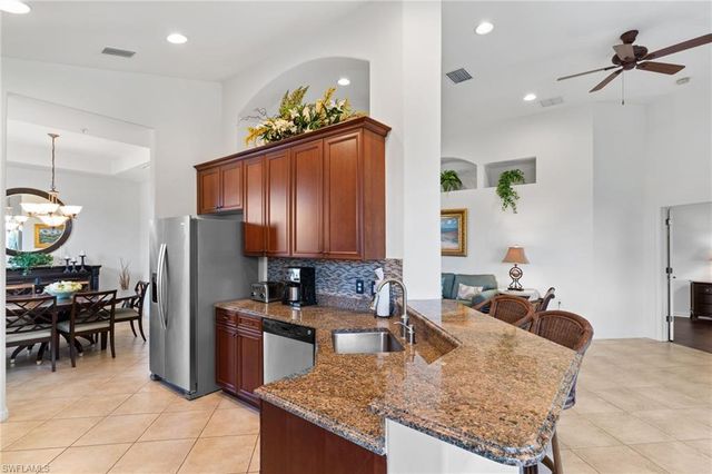6693 Alden Woods CIR 202, Naples, FL 34113