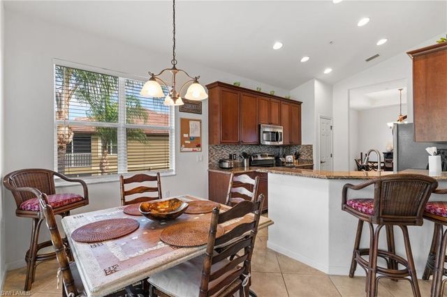 6693 Alden Woods CIR 202, Naples, FL 34113