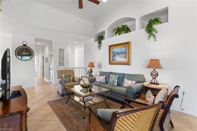 6693 Alden Woods CIR 202, Naples, FL 34113