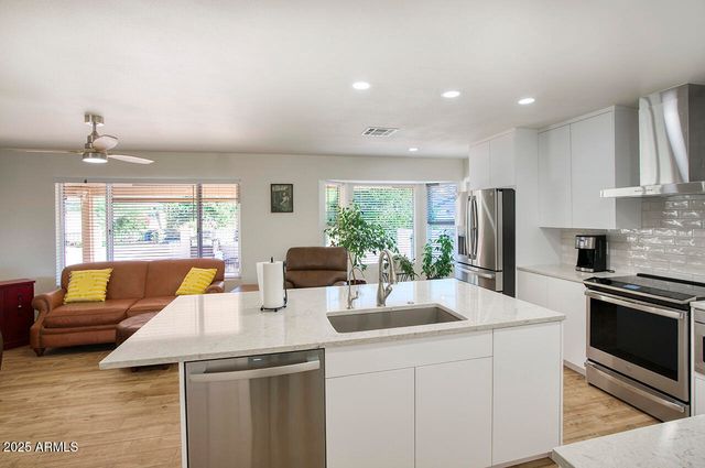 21627 N 139TH Drive, Sun City West, AZ 85375