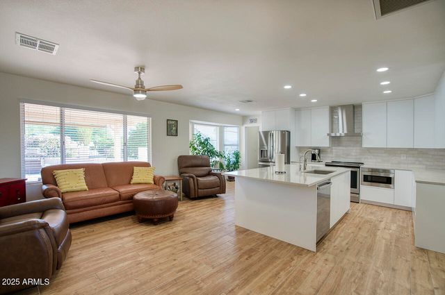 21627 N 139TH Drive, Sun City West, AZ 85375