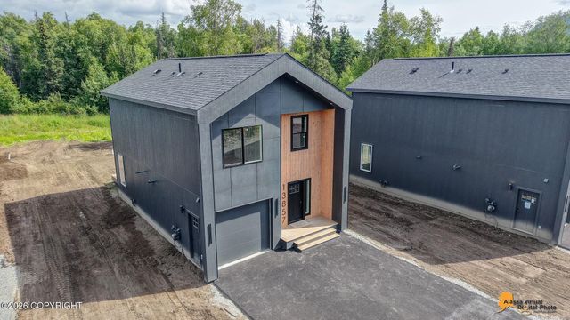 13841 E Doc McKinley Avenue, Palmer, AK 99645